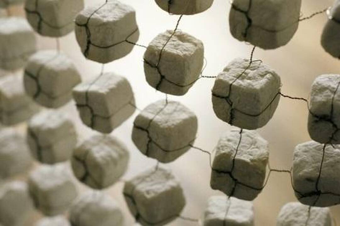 Tekstilininkės parodoje – popieriaus baltumo darbai