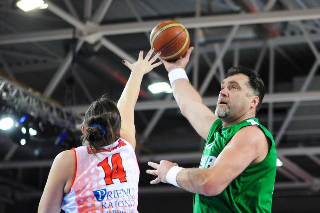 A. Sabonis su legendiniais krepšininkais moterims šventės nesugadino