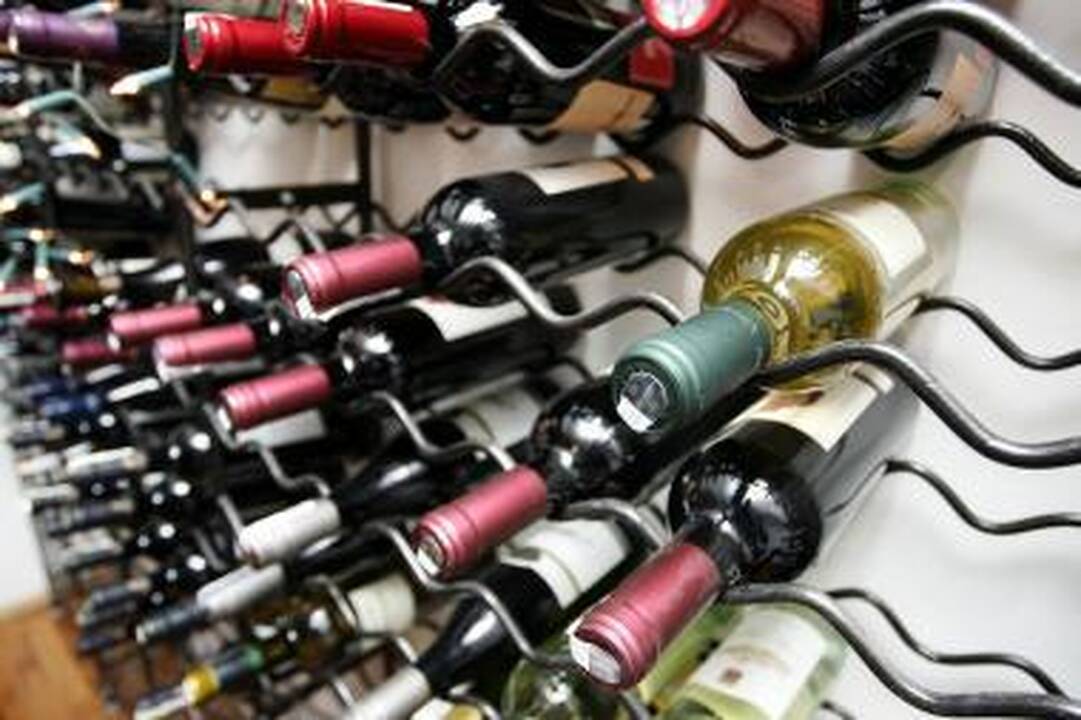 Prognozuojamas alkoholio, tabako, drabužių brangimas