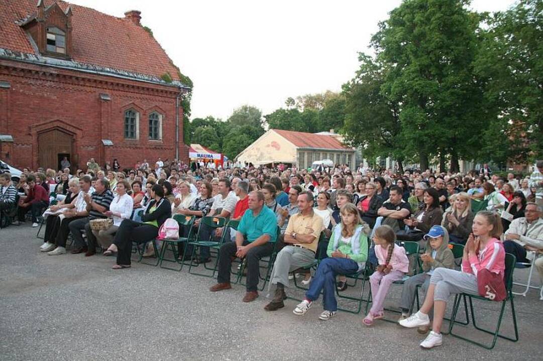 Kinas po atviru dangumi Raudondvaryje - šį penktadienį 