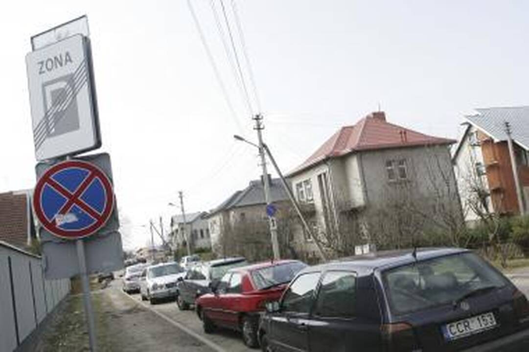 Prie Kauno klinikų - karas dėl automobilių stovėjimo