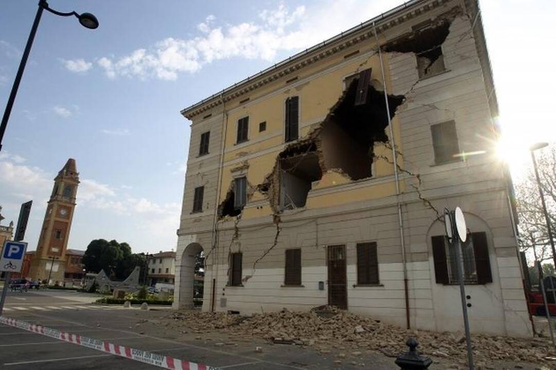 Italijoje žemės drebėjimo aukų padaugėjo iki 6 (papildyta 22:31 val.) 