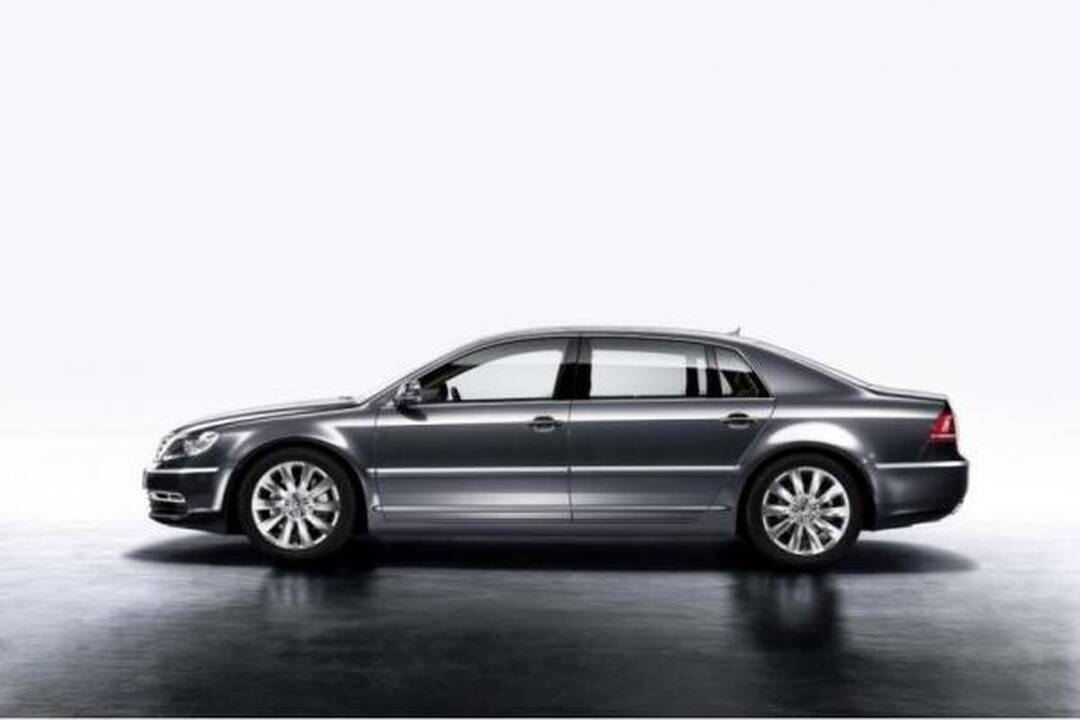 Pekino automobilių paroda: atnaujintas „Volkswagen Phaeton“