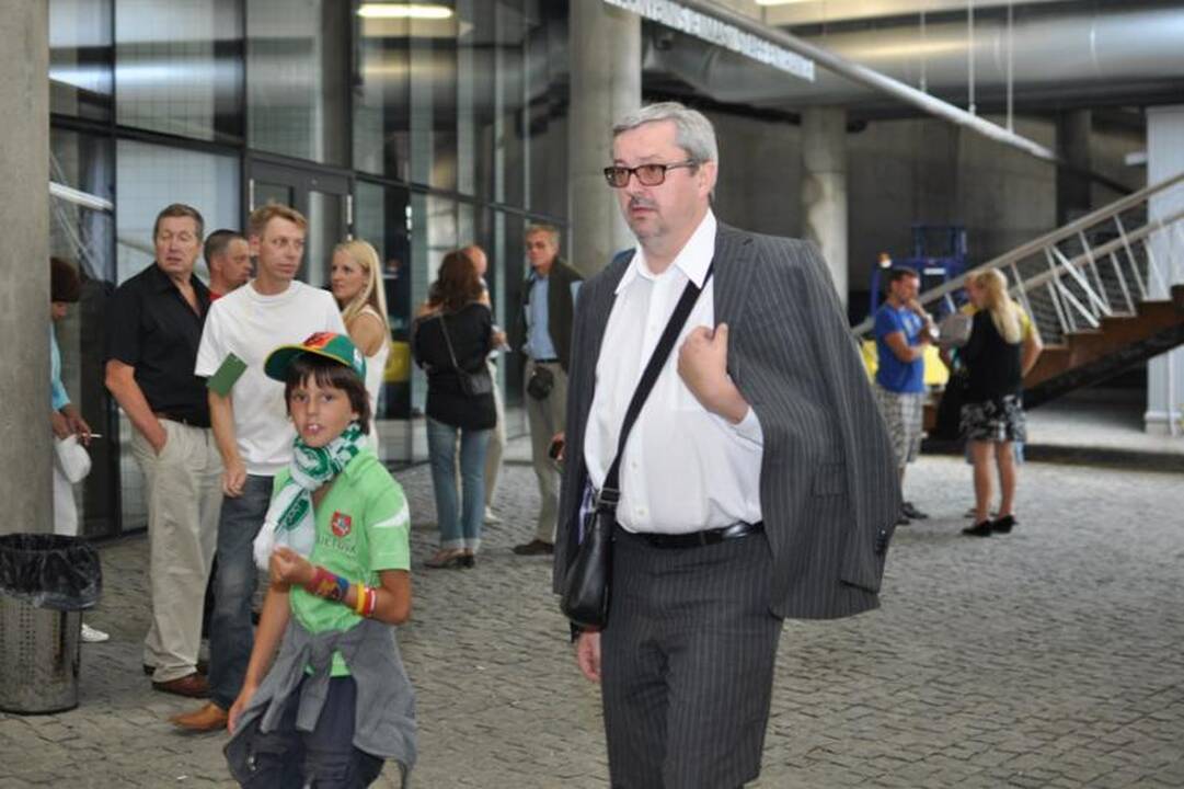Kviestiniai svečiai plūdo į "Žalgirio" arenos atidarymą