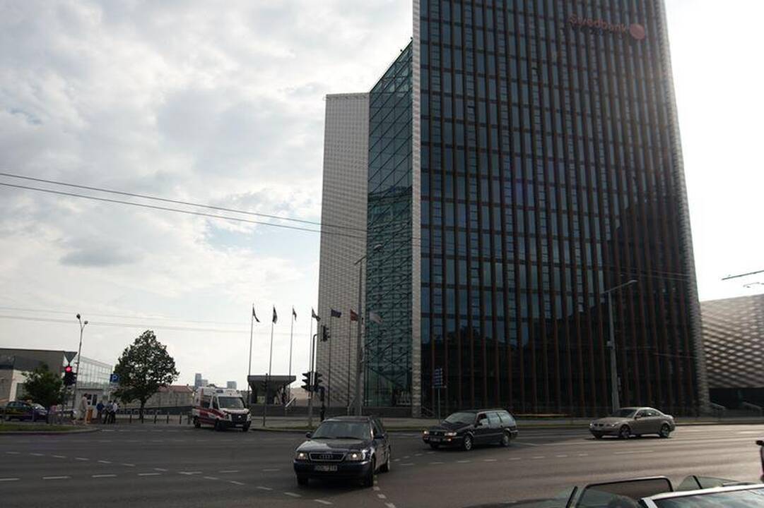 „Swedbank“ aikštelėje – bombos imitacija (atnaujinta)