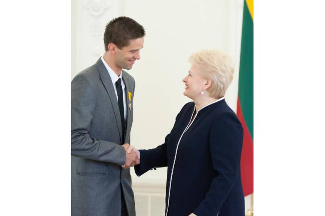Prezidentūroje apdovanoti valstybei nusipelnę asmenys