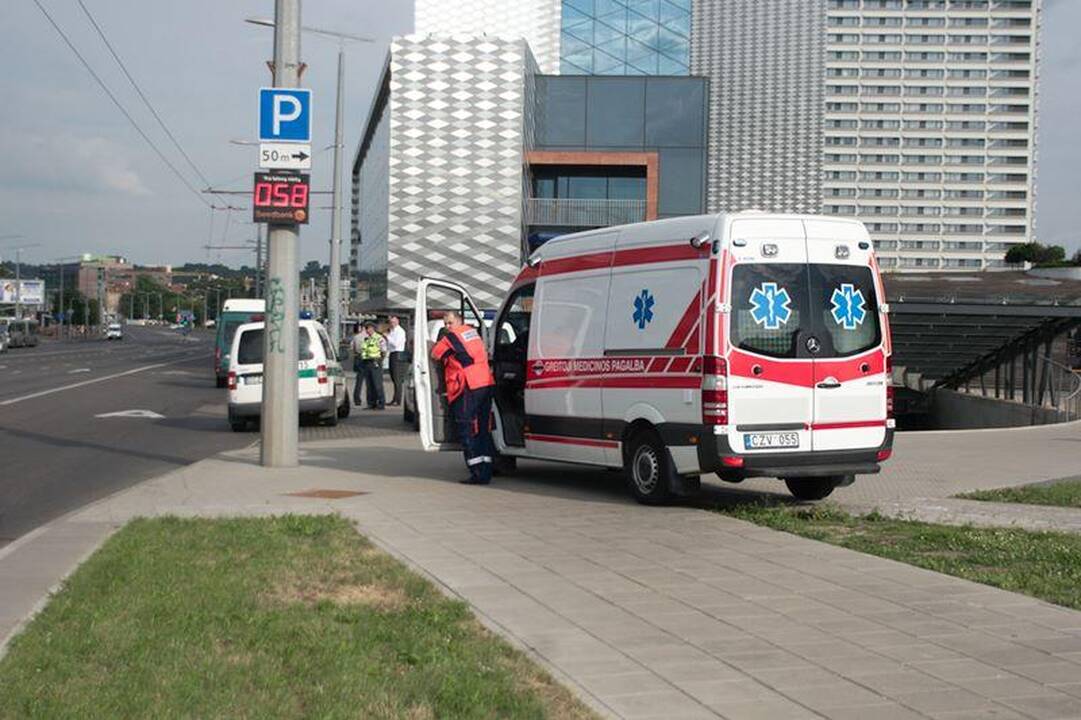 „Swedbank“ aikštelėje – bombos imitacija (atnaujinta)