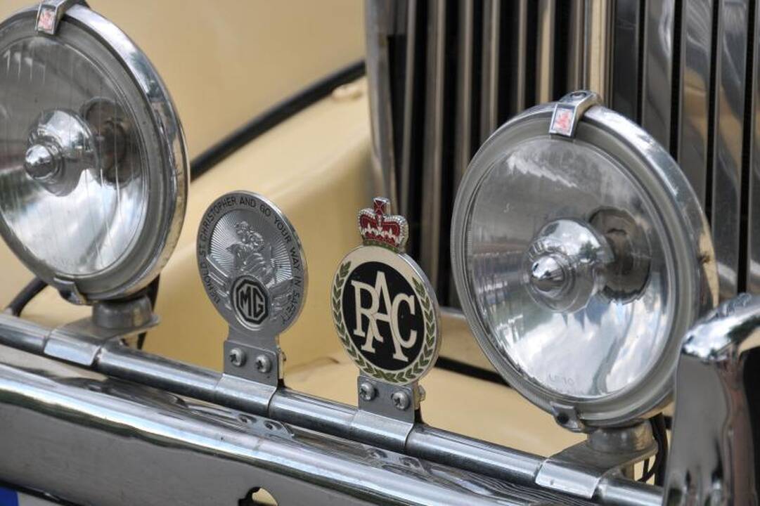 Lietuvos keliuose žavėjo automobilizmo klasika