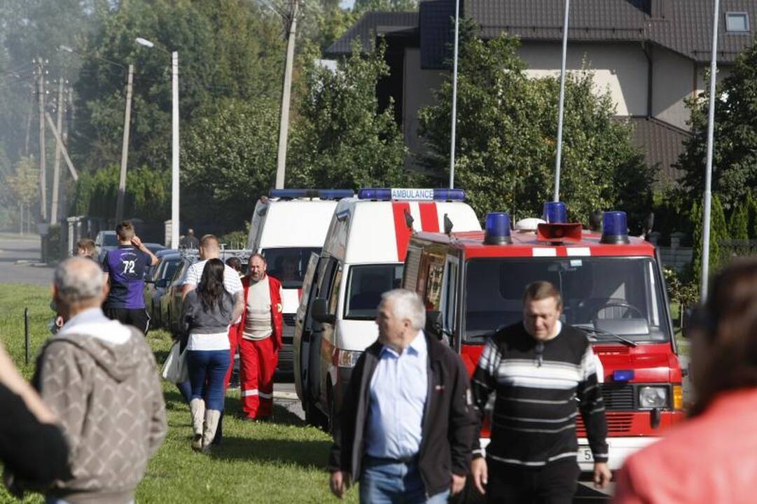 Klaipėdoje Pakruojo gatvėje liepsnojo kotedžai (papildyta 12:56 val.)