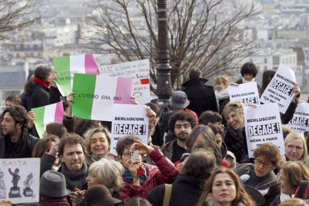 Italės masiškai protestavo prieš S.Berlusconi valdymą