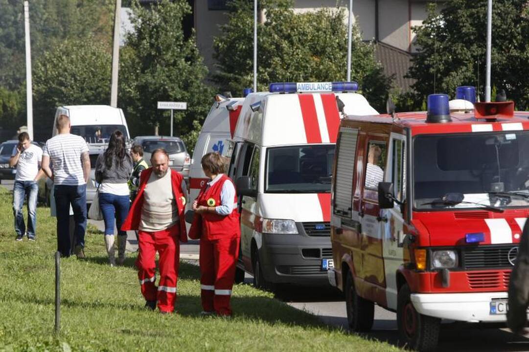 Klaipėdoje Pakruojo gatvėje liepsnojo kotedžai (papildyta 12:56 val.)