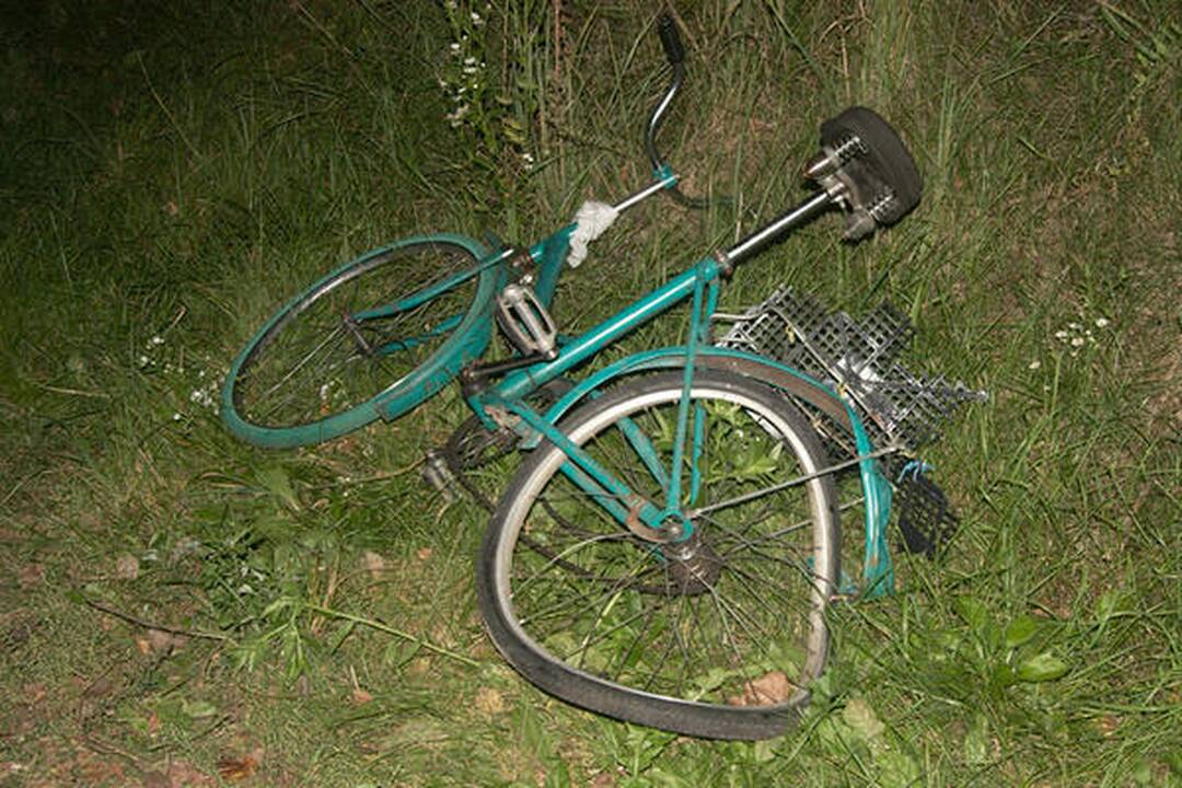 Sostinės policija aiškinasi, kas partrenkė dviratininką