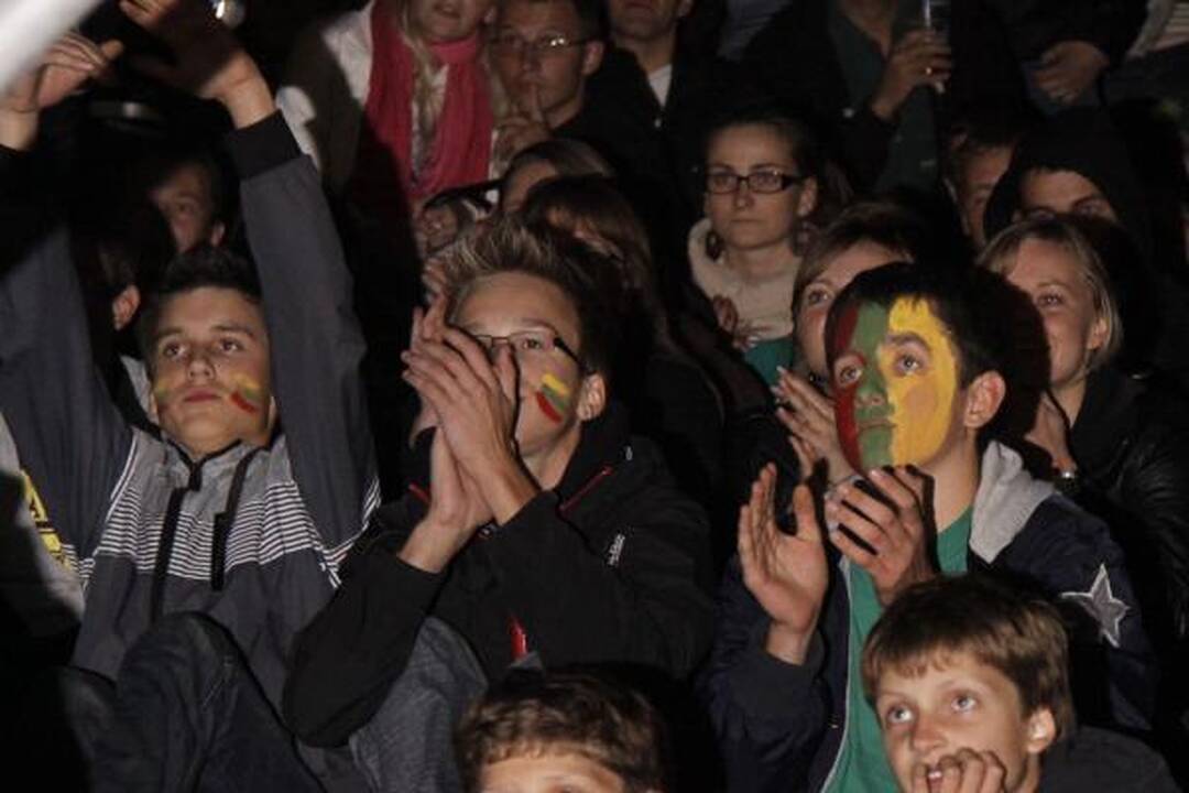 Pusfinalio rungtynes viešose vietose stebės dvigubai daugiau žiūrovų (papildyta)