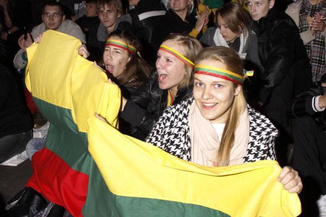 Pusfinalio rungtynes viešose vietose stebės dvigubai daugiau žiūrovų (papildyta)