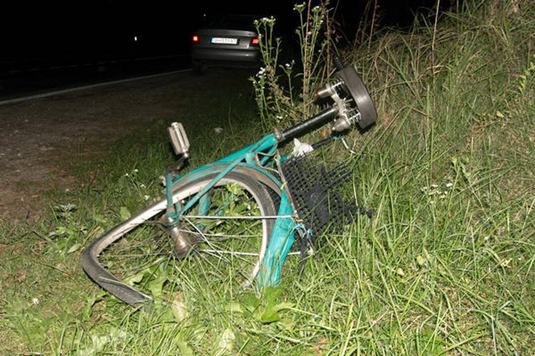 Sostinės policija aiškinasi, kas partrenkė dviratininką