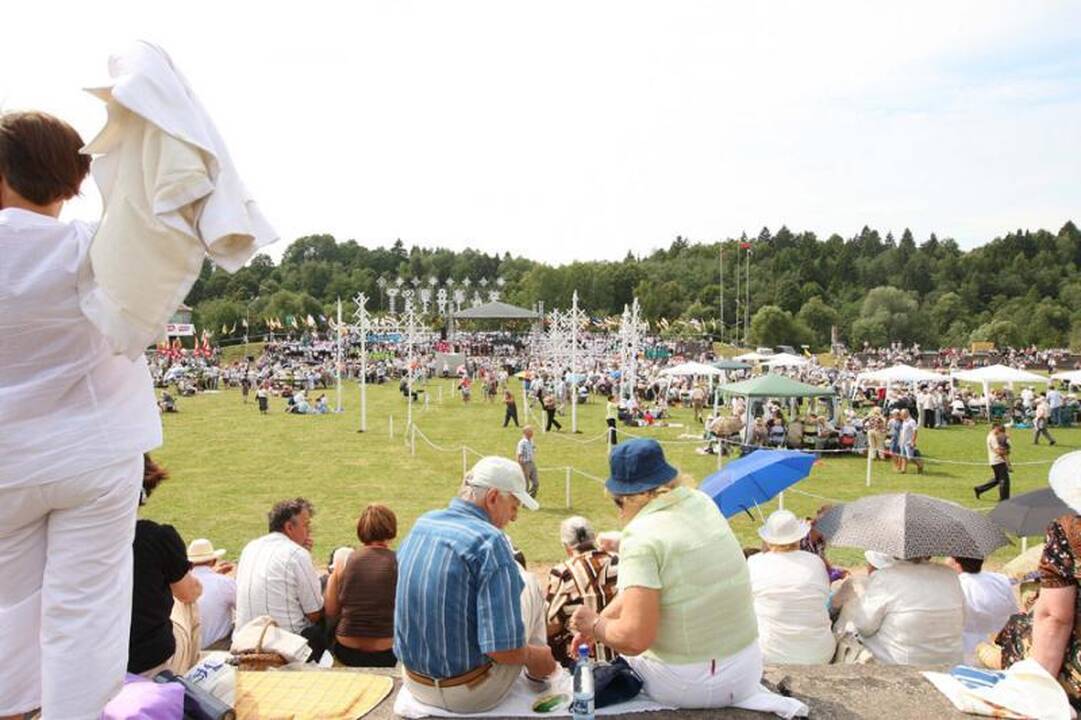 Tremtinių sąskrydyje Ariogaloje dėmesys prezidentei