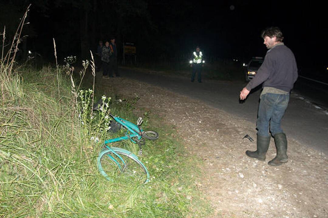 Sostinės policija aiškinasi, kas partrenkė dviratininką