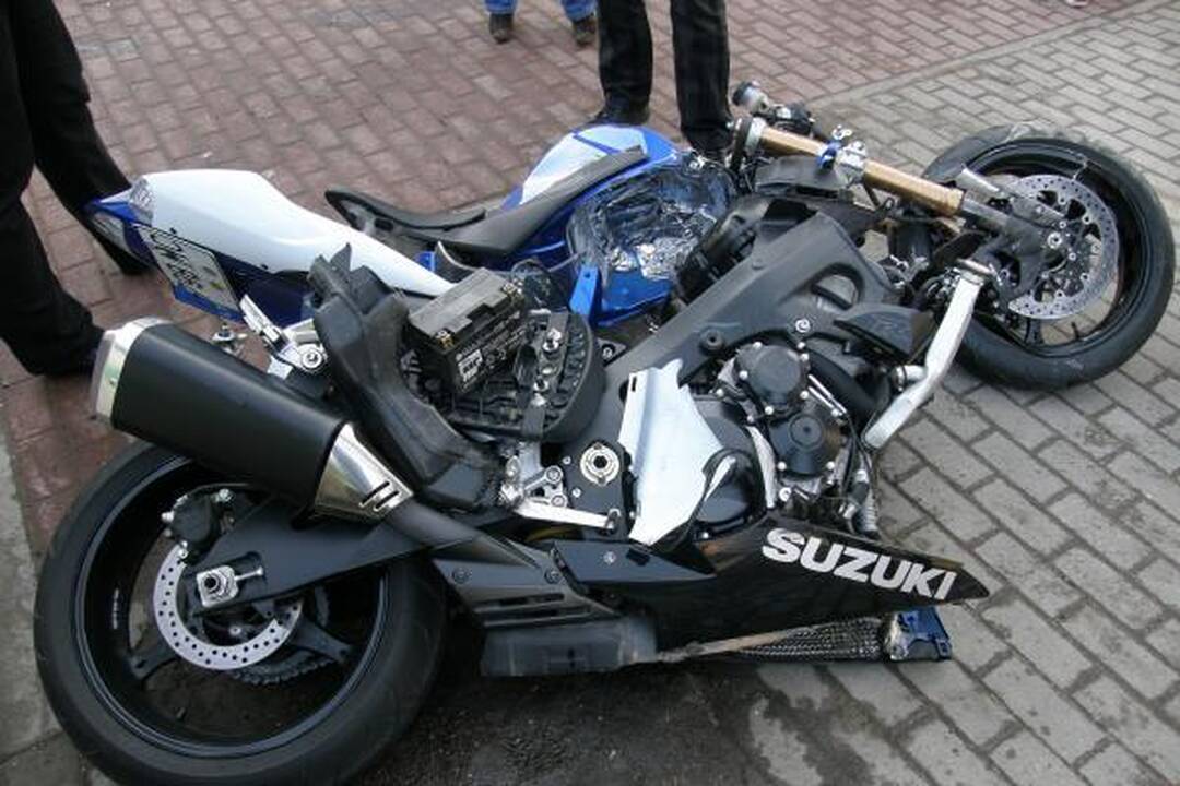 Klaipėdoje motociklininkas rėžėsi į BMW