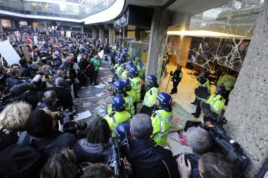 Britanijos studentai rengiasi naujoms demonstracijoms