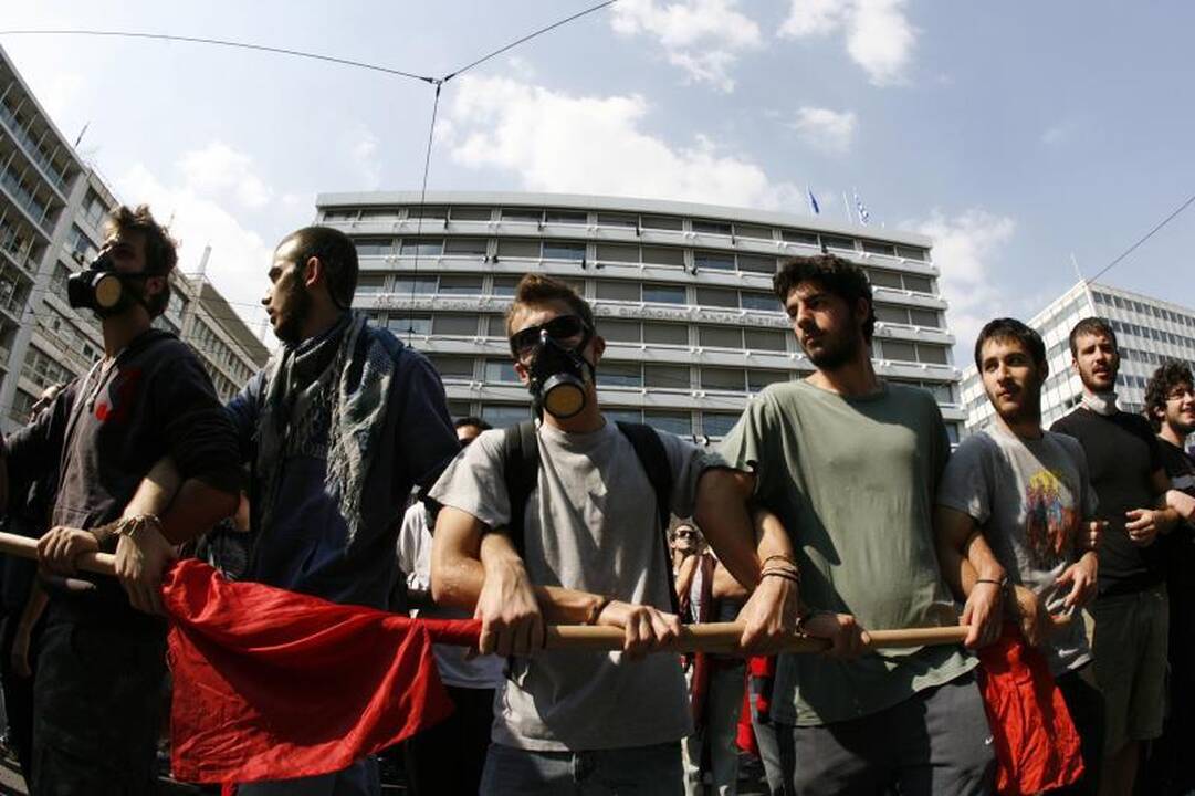 Protestas Atėnuose: policija panaudojo ašarines dujas