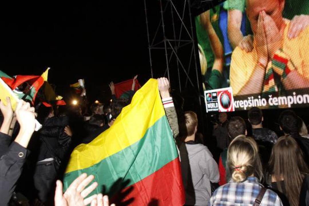 Pusfinalio rungtynes viešose vietose stebės dvigubai daugiau žiūrovų (papildyta)