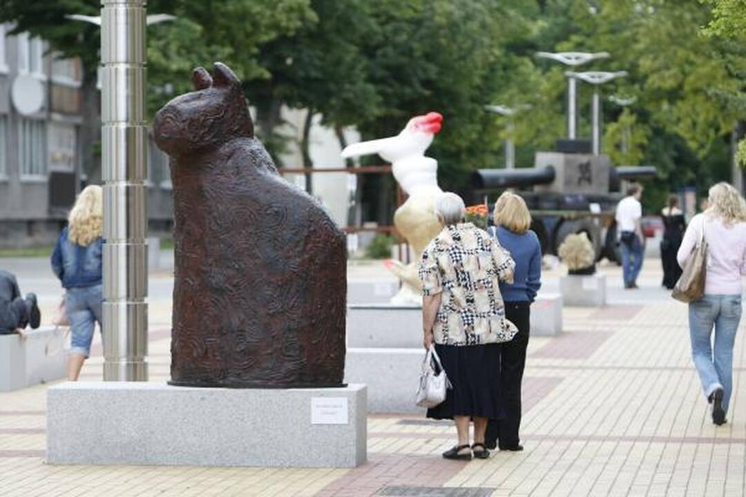 M.Mažvydo alėjoje – originalios skulptūros