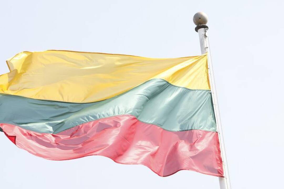Valstybės dieną piliavietėje į dangų pakilo trispalvė