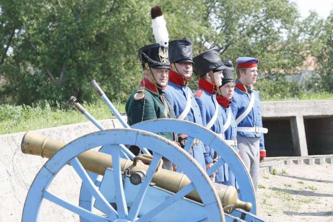 Valstybės dieną piliavietėje į dangų pakilo trispalvė