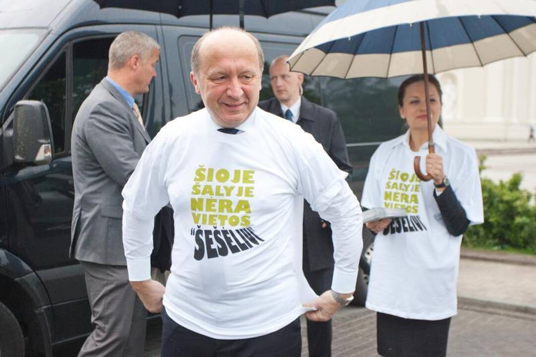 Vyriausybės nariai skatino neremti „šešėlio“
