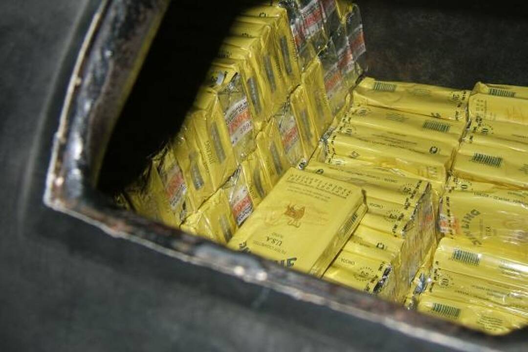 Kontrabandininko mašinoje - rūkalų už beveik 9 tūkst. litų