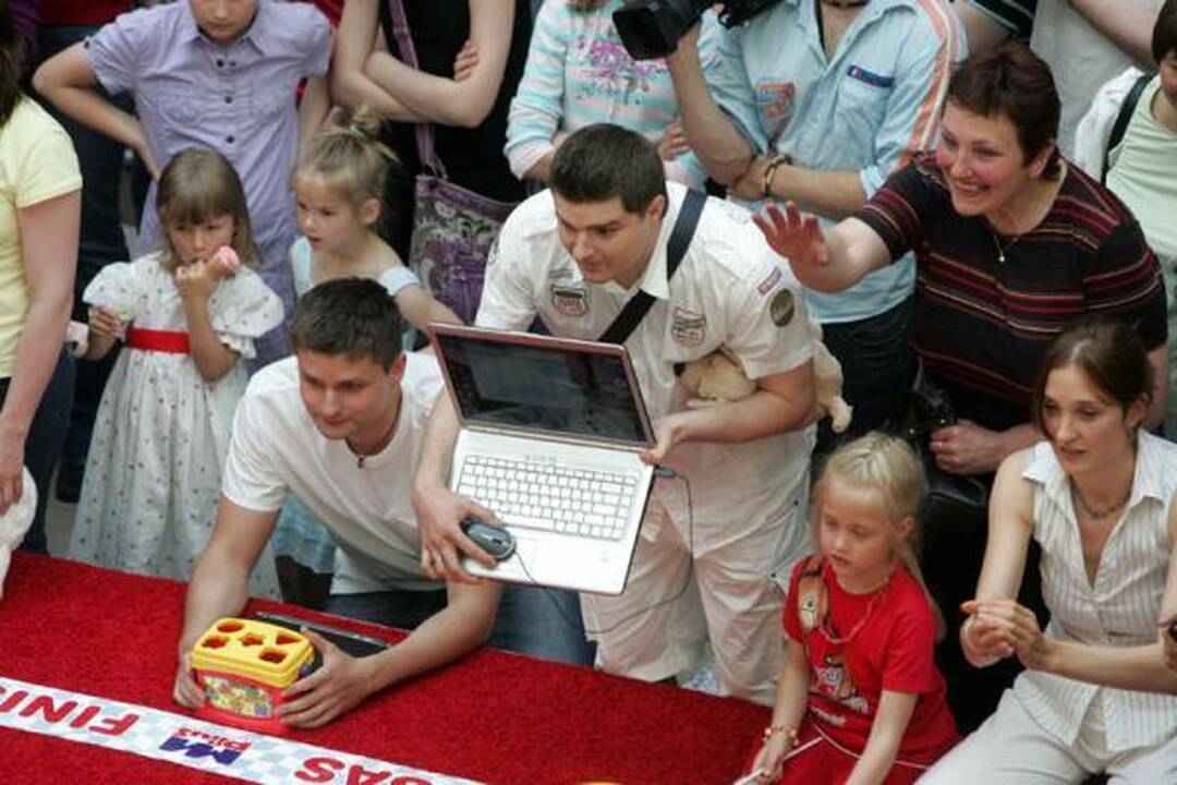 Mažylių lenktynes laimėjo ropojimo profesionalas