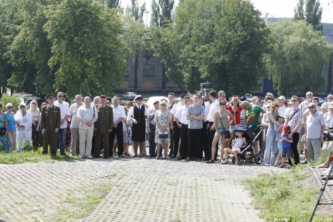 Valstybės dieną piliavietėje į dangų pakilo trispalvė