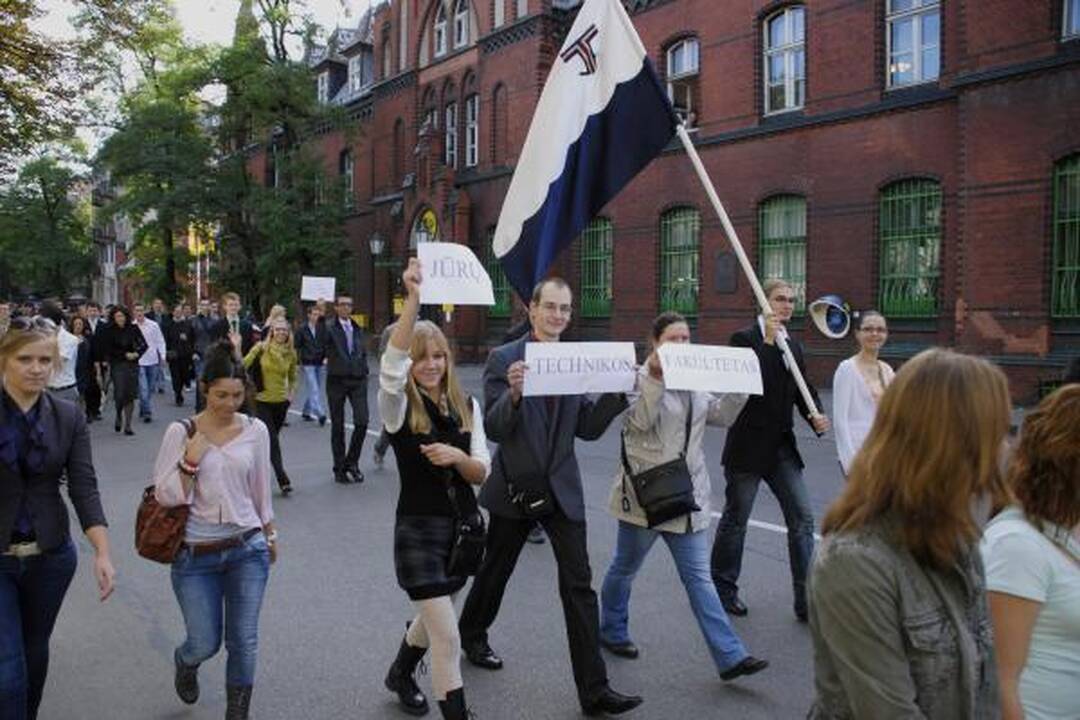Klaipėdos studentai mokslo metus pradėjo eitynėmis 