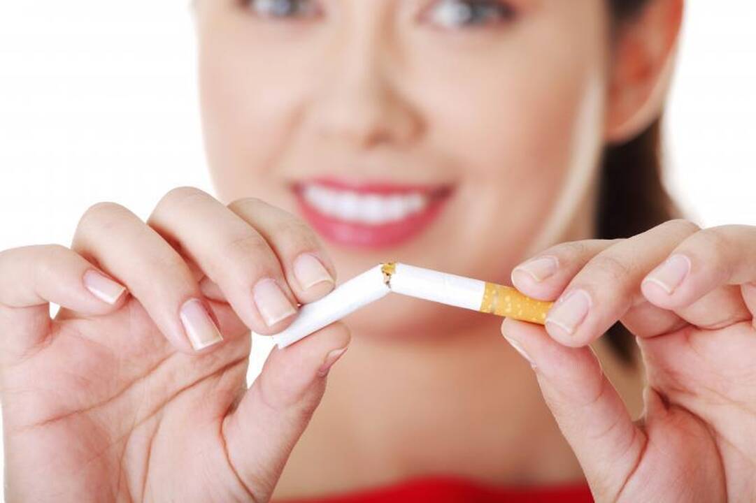 Uždraus vaisių ir šokolado skonio cigaretes