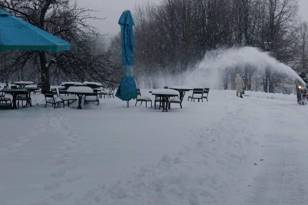 Sniegas Maskvoje vėl paralyžiavo miesto gyvenimą