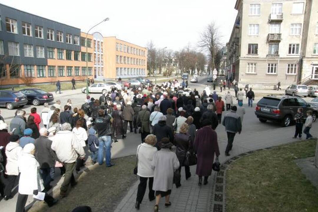 Kristaus kryžiaus kelią ėjo šimtai klaipėdiečių