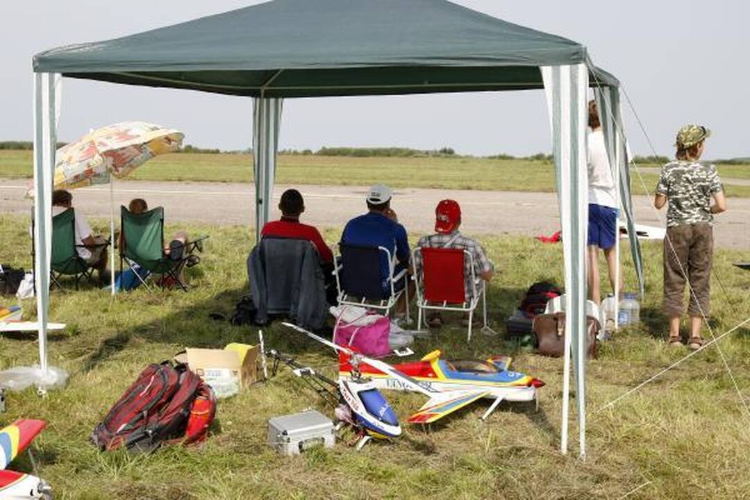 Klaipėdos aerodrome: aviamodelių šou