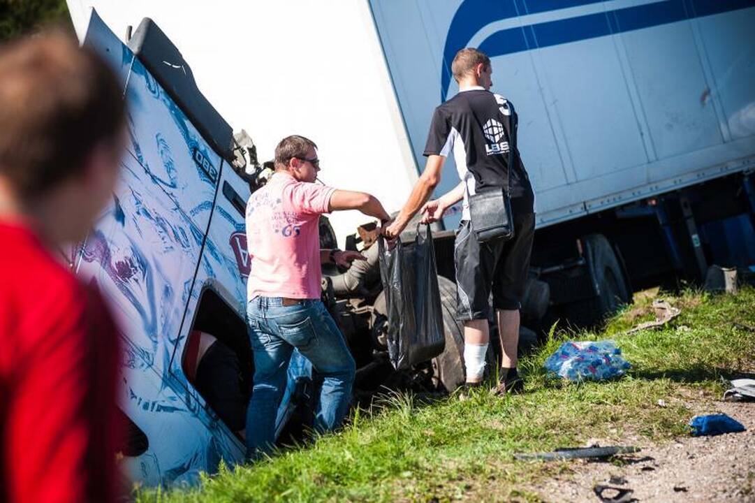 Painiava dėl avarijos kaltininkų, keliamos skirtingos versijos