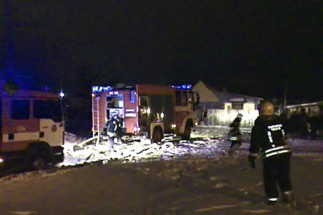 Policininkai iš gaisro gelbėjo romų taboro gyventojus