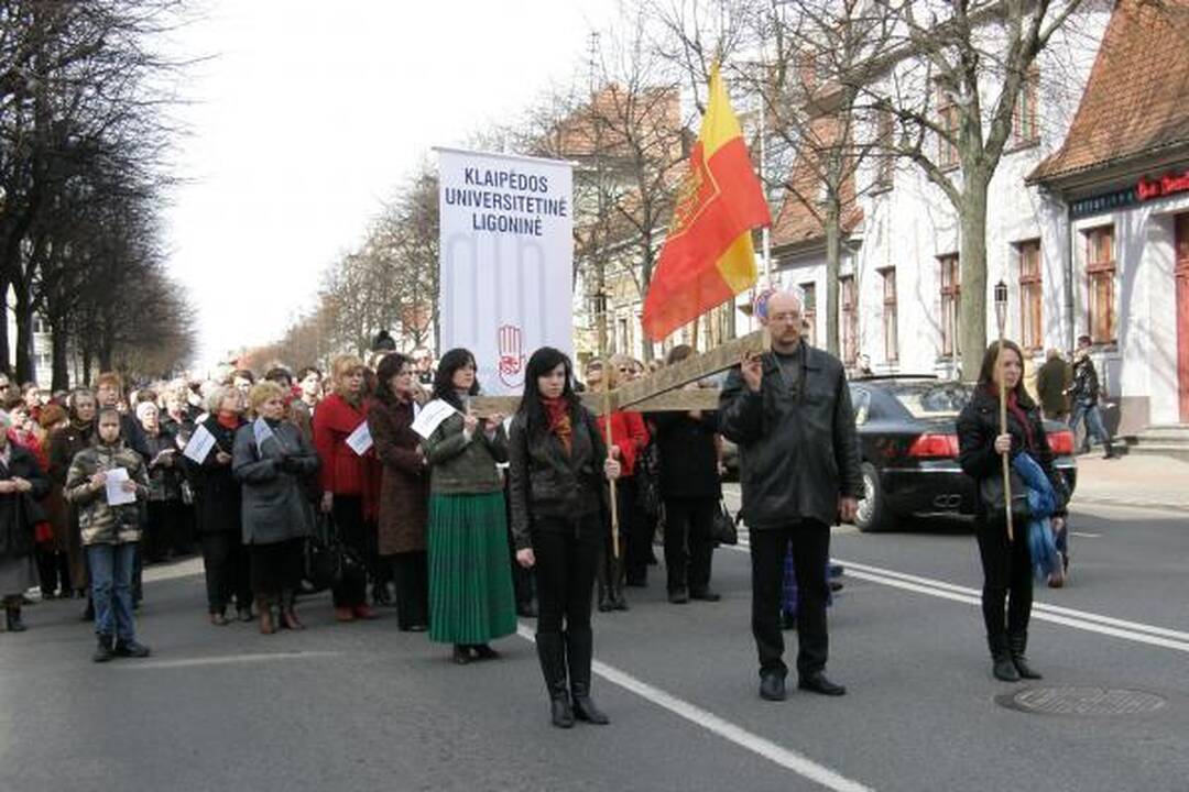 Kristaus kryžiaus kelią ėjo šimtai klaipėdiečių