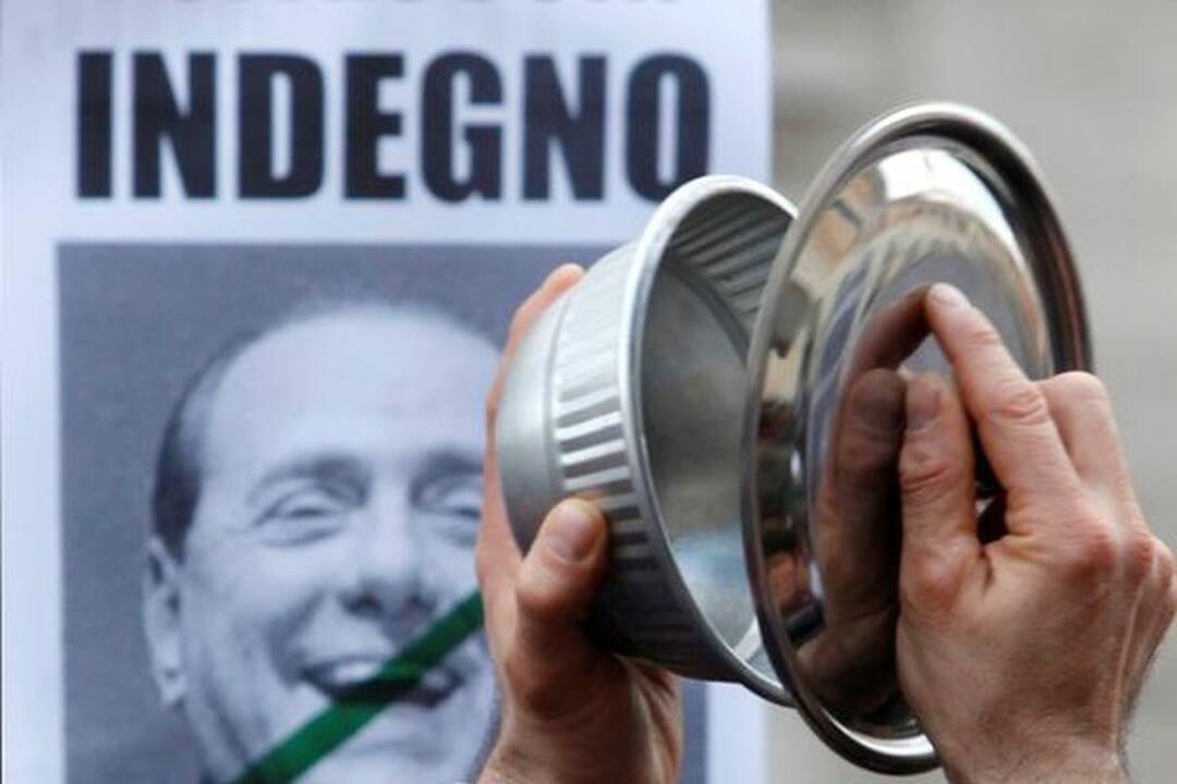 Italės masiškai protestavo prieš S.Berlusconi valdymą