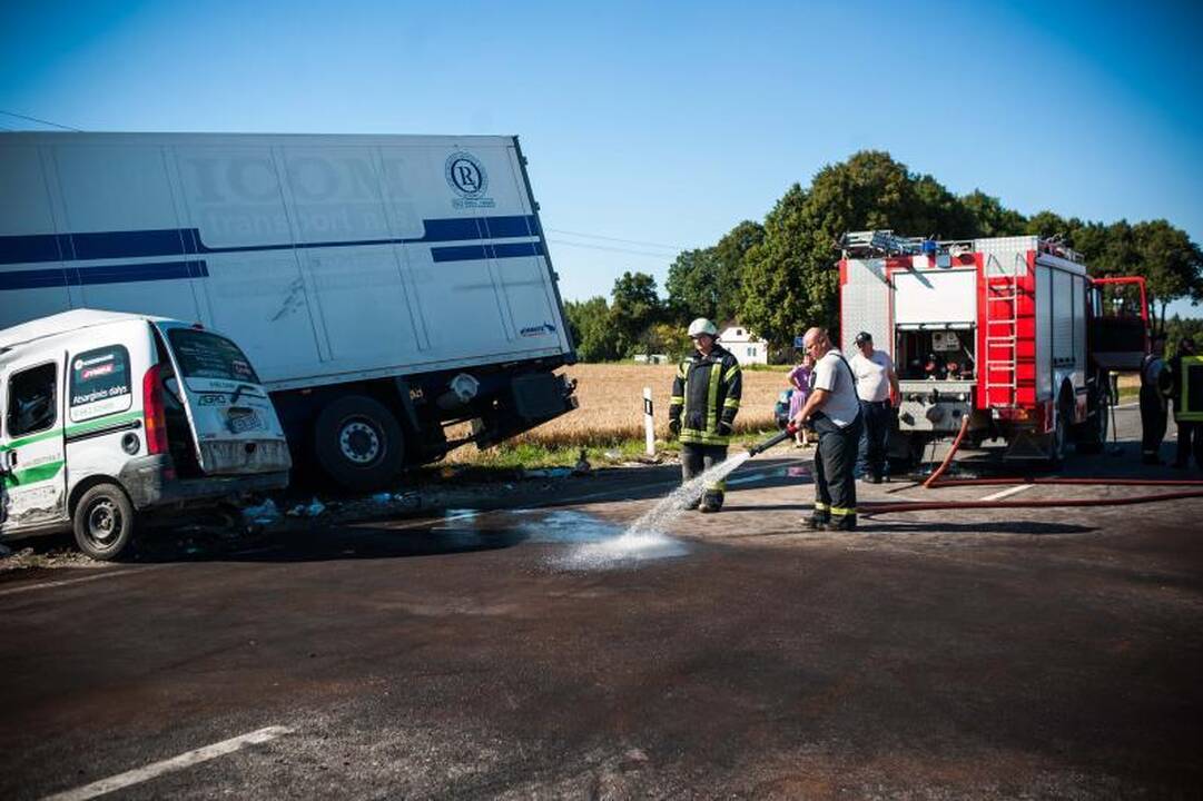 Painiava dėl avarijos kaltininkų, keliamos skirtingos versijos