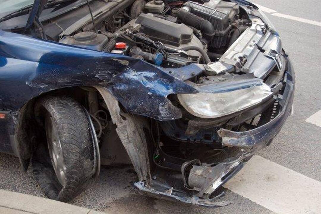 Per avariją sostinėje apgadintas policijos automobilis