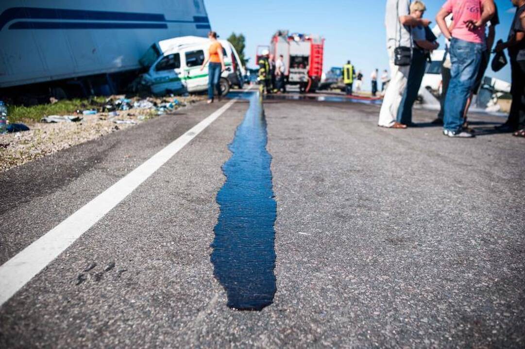 Painiava dėl avarijos kaltininkų, keliamos skirtingos versijos