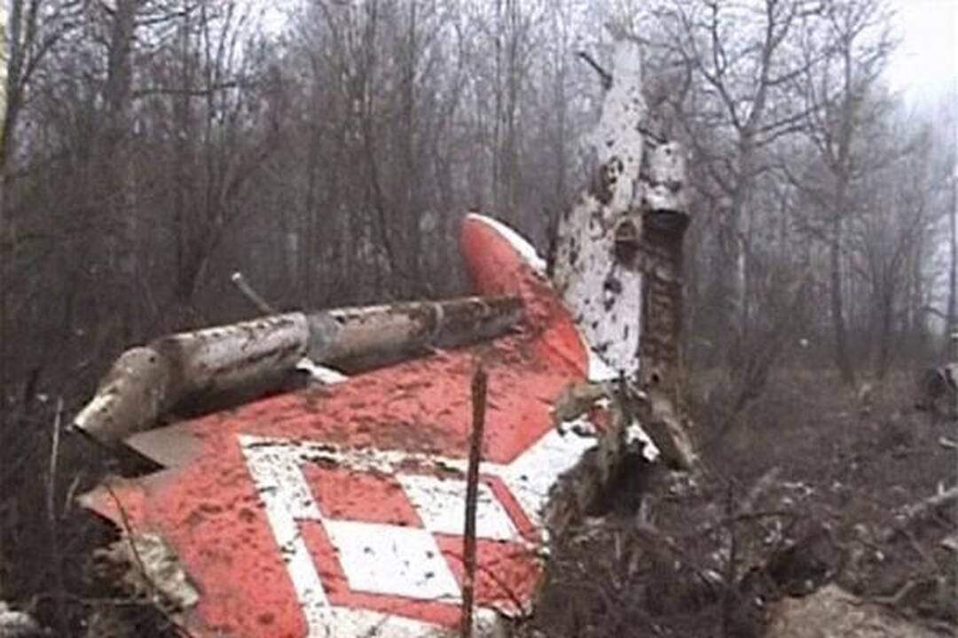 Lenkijoje ketinama "pakartoti" tragišką prezidentinio lėktuvo skrydį