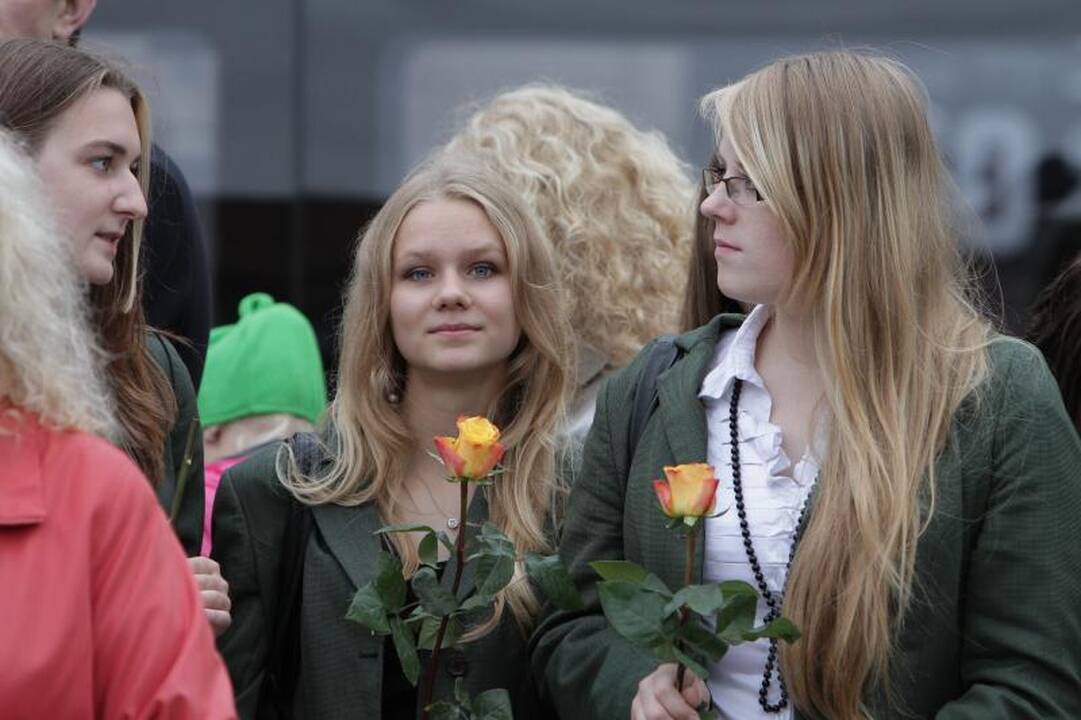 Smiltynėje atidengtas paminklas „Albatrosas“