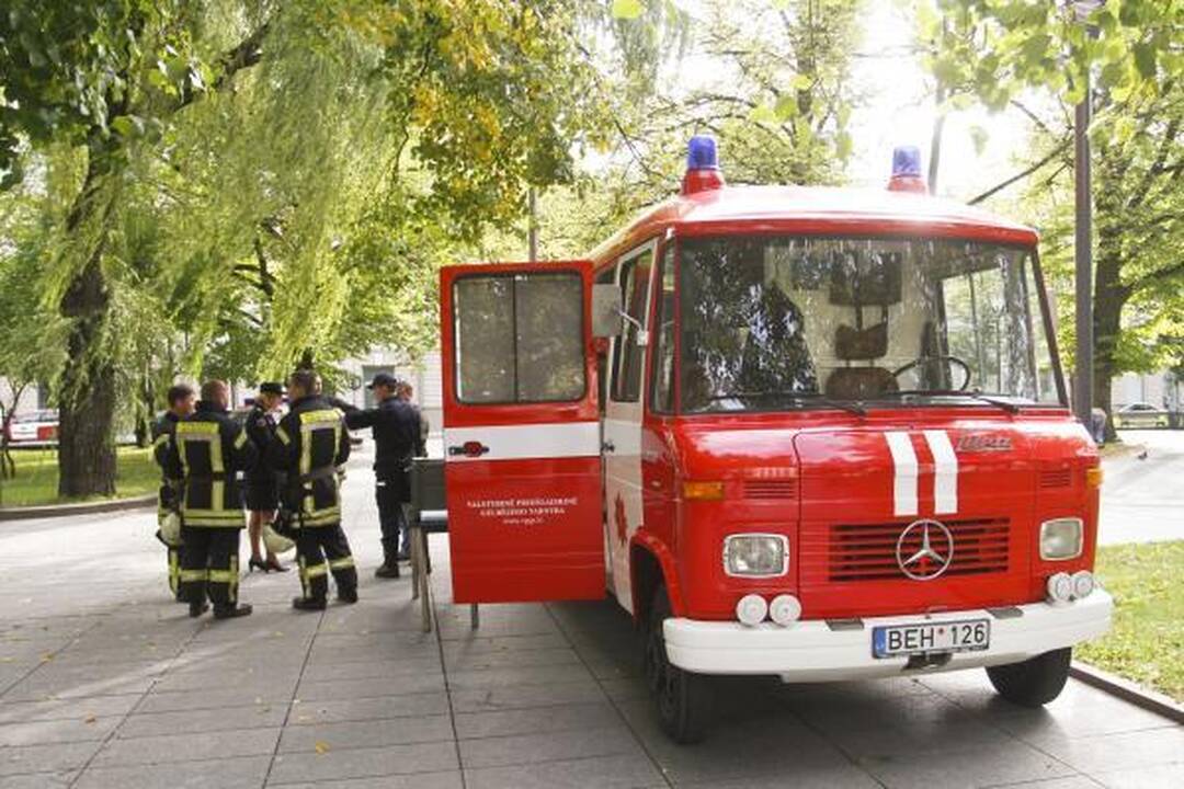 Penktadienį prie Vyriausybės - gaisro imitacija