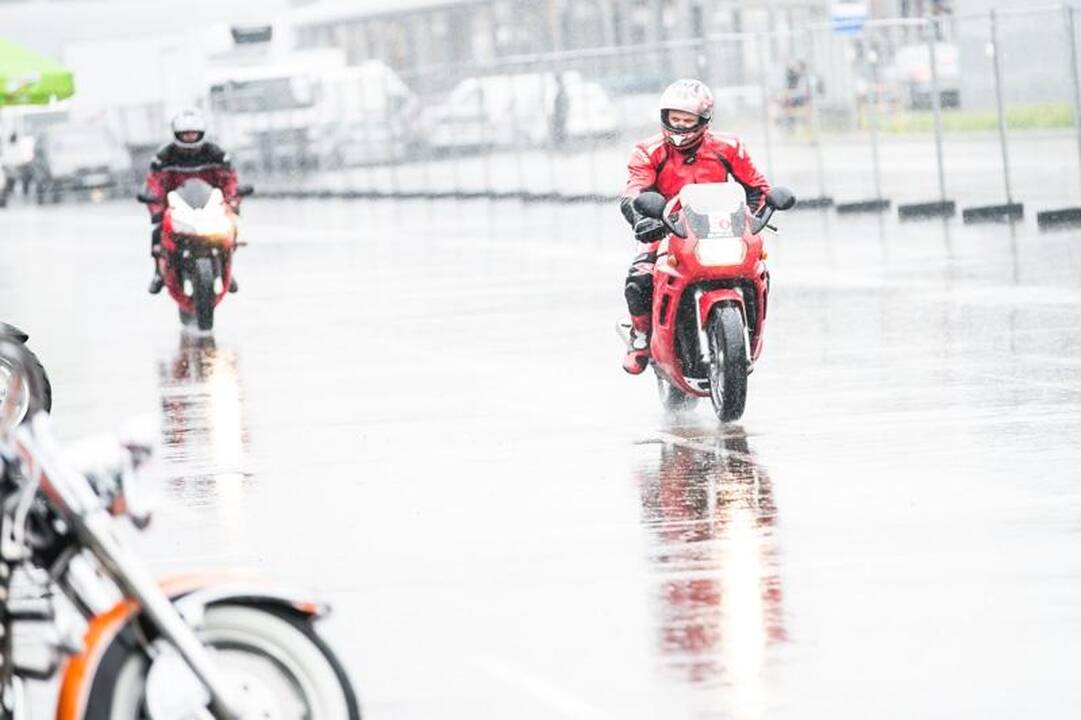 Kauną drebino į „Baikerių naktis“ suvažiavusių motociklų gaudesys