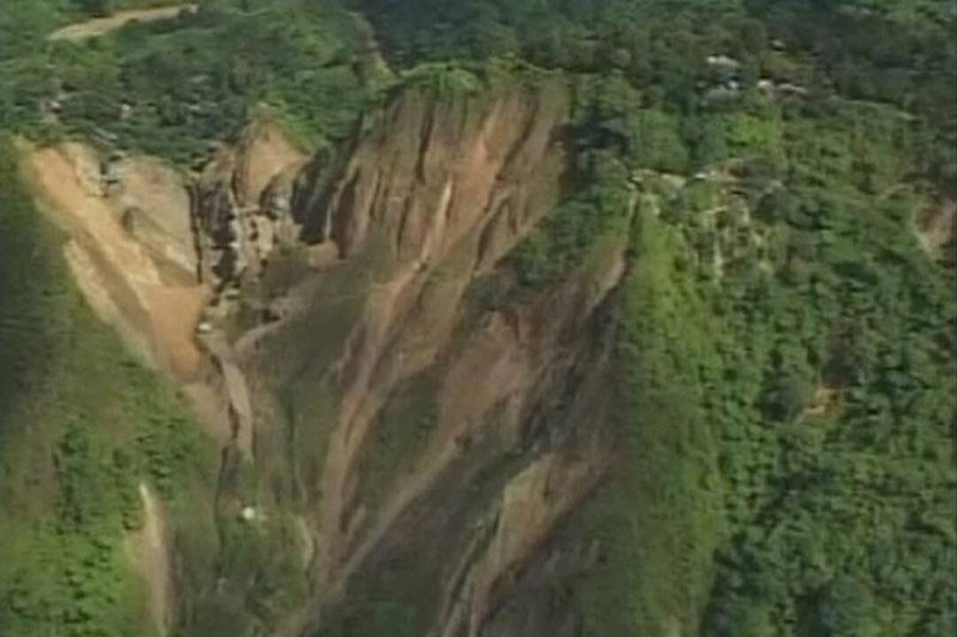 Filipinuose žemės nuošliauža nusinešė 25 gyvybes