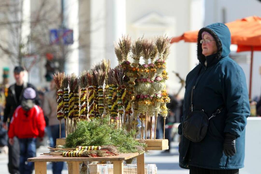 Į namus vilniečiai traukė nešini šventintomis verbomis